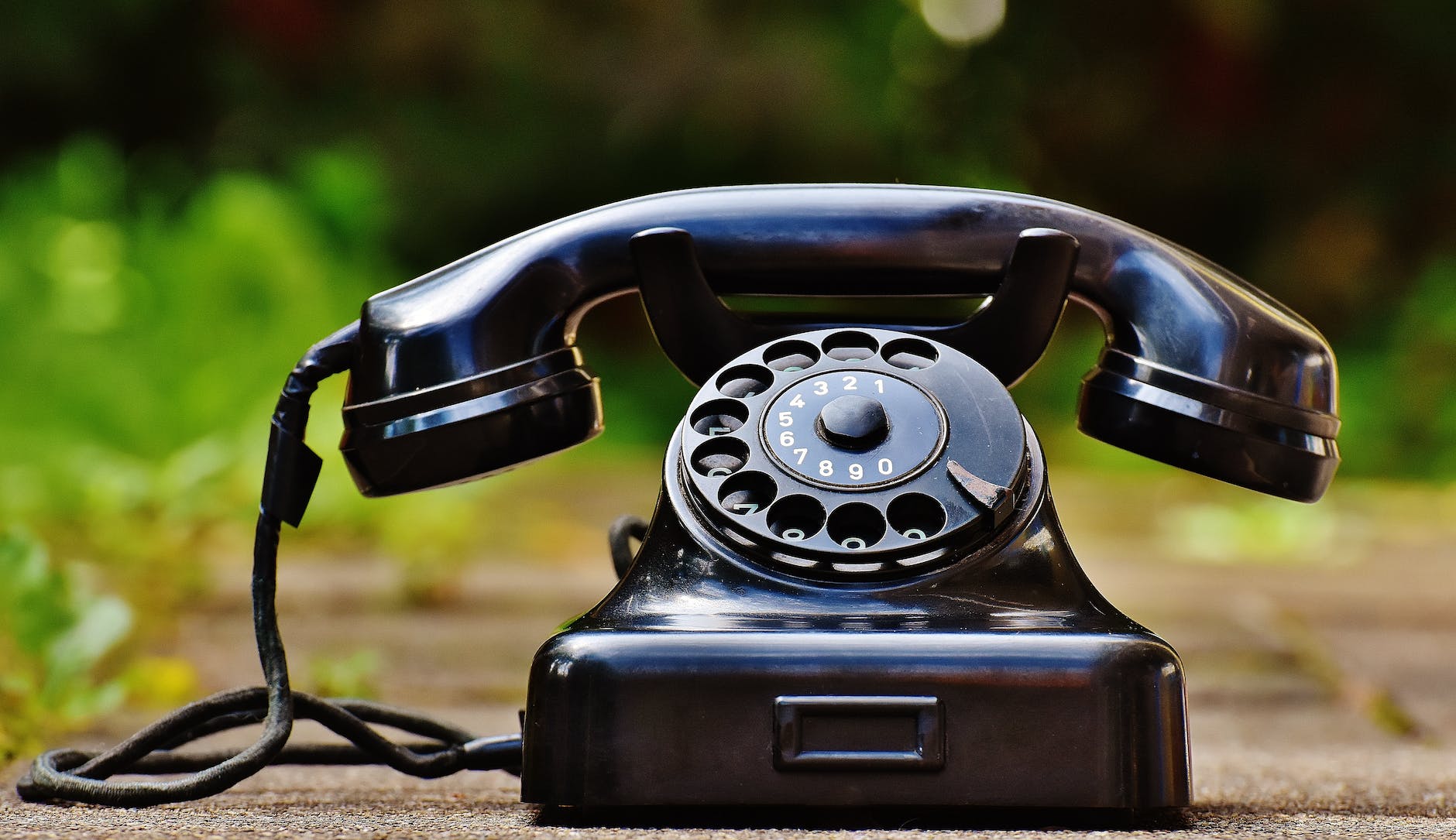 Mastering the Art of Call Answering: Avoiding Common Mistakes